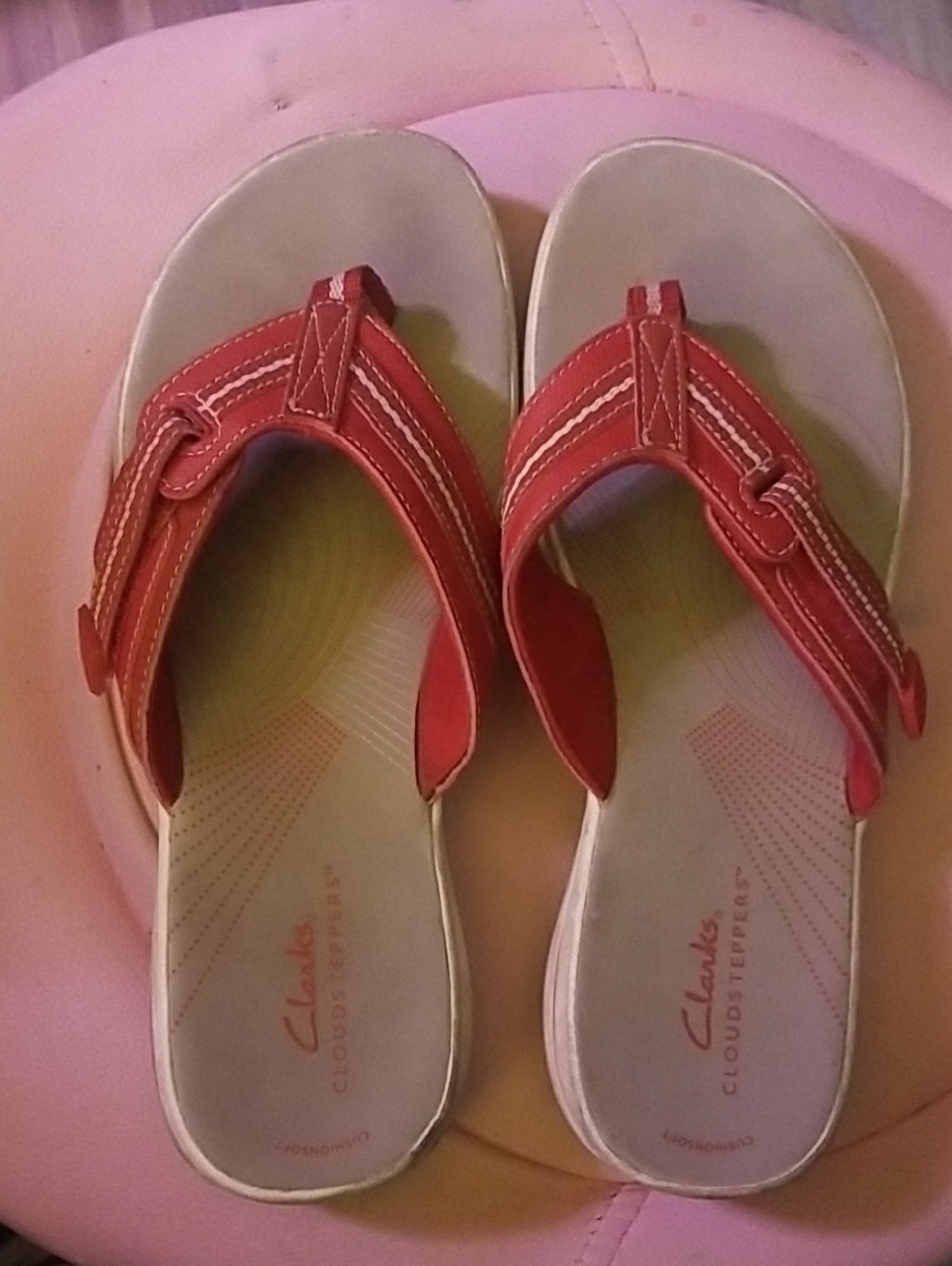 Clarks Red Cloudsteppers Thong Sandals